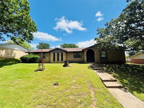 3122 Frances Dr, Denison, TX 75020