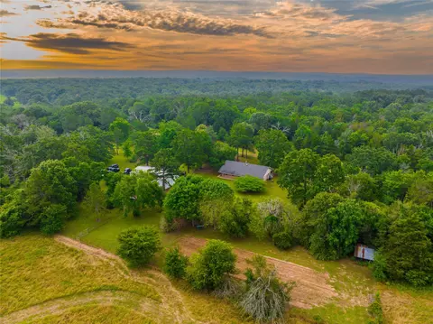 609 Anderson County Road 2420, Palestine, TX 75801