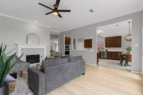 4303 Vine Ridge Ct, Arlington, TX 76017