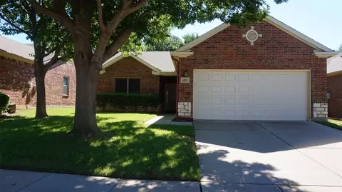 6817 Algarve Dr, Denton, TX 76210