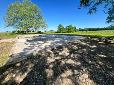 308 Farm Road 3390, Clarksville, TX 75426