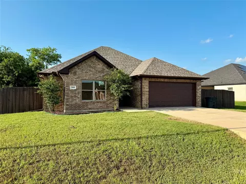 2004 Clay St, Mabank, TX 75147