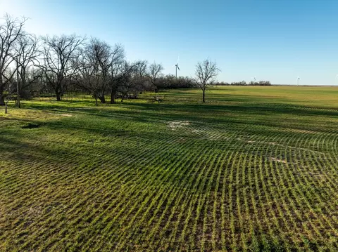100 Hwy 82, No City, TX 76380