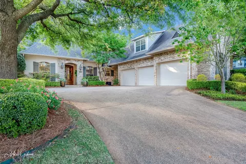 27 Wilshire Dr, Bossier City, LA 71111