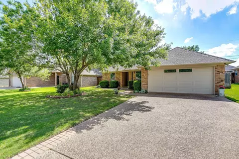 1406 Hyde Park Blvd, Cleburne, TX 76033