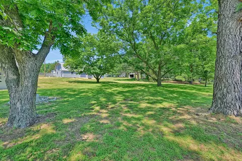627 Coe Rd, Denison, TX 75021 photo 3