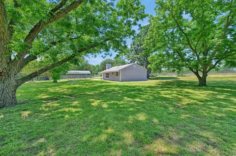 627 Coe Rd, Denison, TX 75021 photo 5