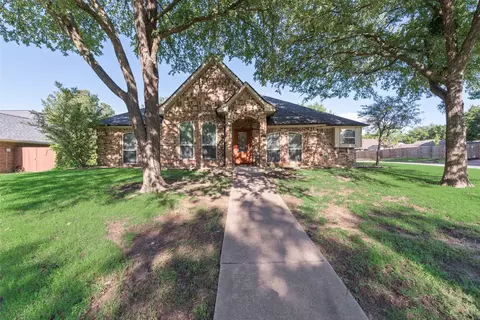 8000 Kendra Ln, North Richland Hills, TX 76182