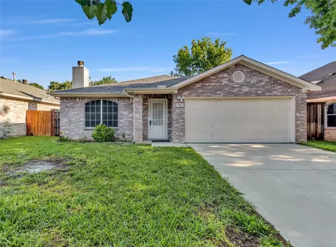 305 Familia Ct, Irving, TX 75061