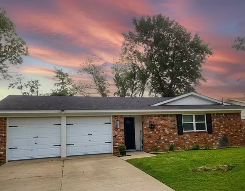 1709 Pamela Ln, Fort Worth, TX 76112