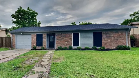226 Redwood Dr, Mesquite, TX 75181