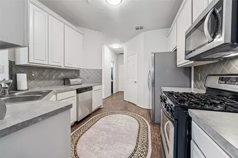 Entry Way - 7004 Eagle Vail Dr, Plano, TX 75093 photo 1 of 3