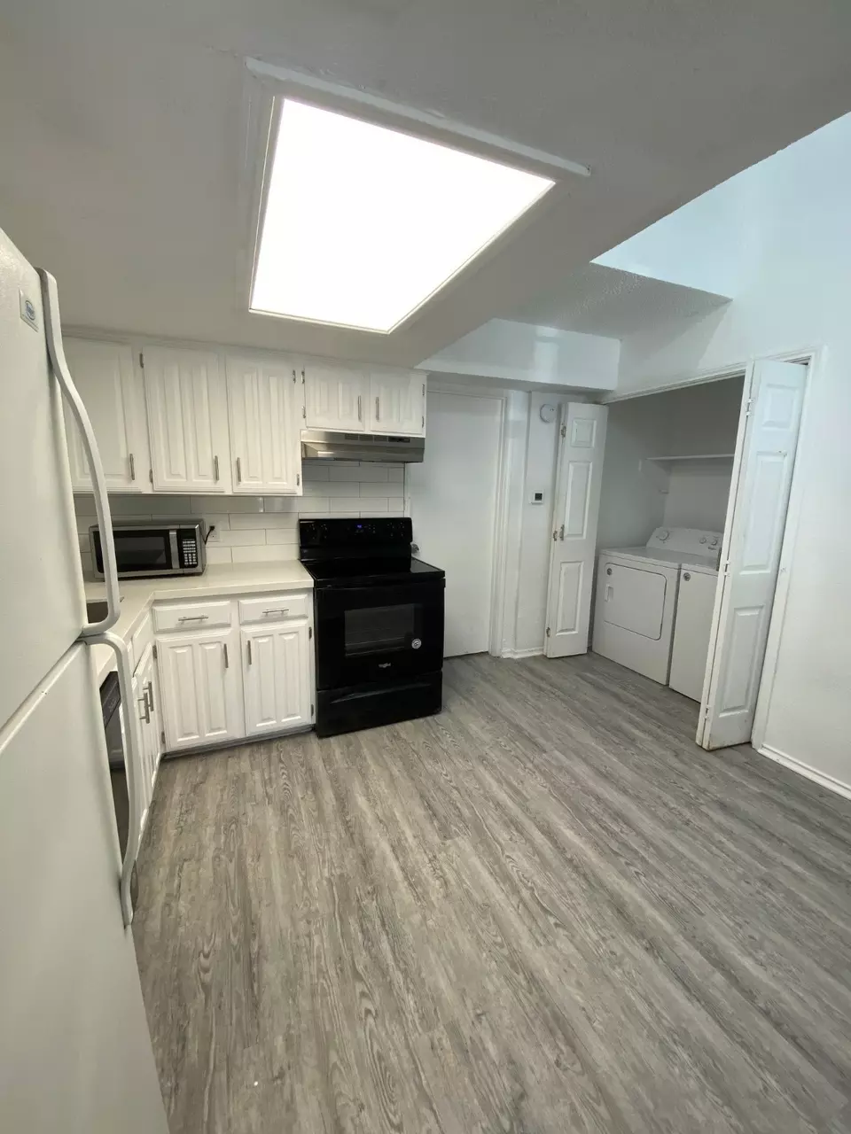 Kitchen - 311 Kings Way Dr, Mansfield, TX 76063 photo 1 of 4