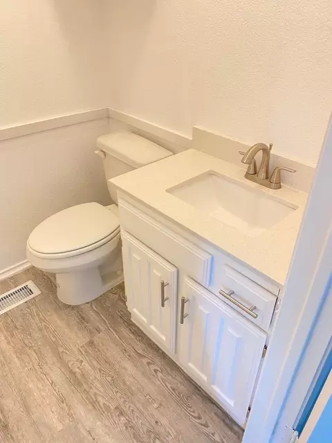 Bath - 311 Kings Way Dr, Mansfield, TX 76063 photo 1 of 2