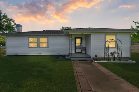134 Daisy Ln, Whitney, TX 76692