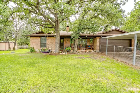 814 Branding Iron Trl, Granbury, TX 76049