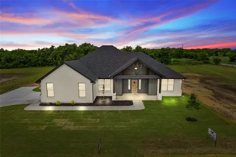 8529 Bronco Dr, Godley, TX 76044