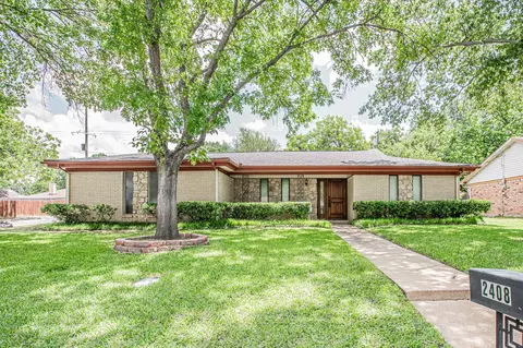 2408 Shady Grove Dr, Bedford, TX 76021
