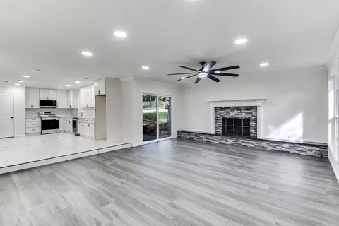 258 Somerset Ter, Bedford, TX 76022