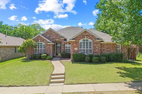 2402 Greenfield Cir, Garland, TX 75040
