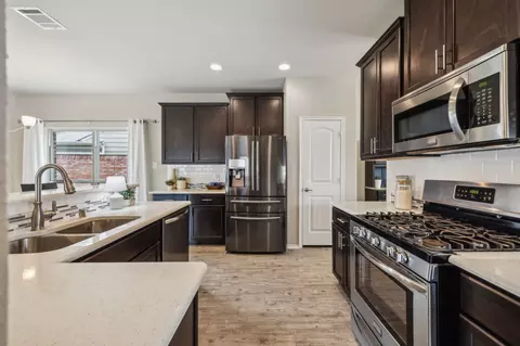 7502 Pacific Dr, Rowlett, TX 75088