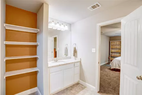 Bath - 806 Chase Ave, Cleburne, TX 76031 photo 4 of 5