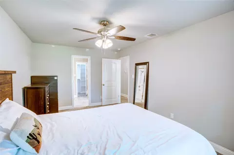 Bedroom - 806 Chase Ave, Cleburne, TX 76031 photo 7 of 9