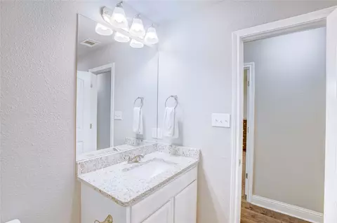 Bath - 806 Chase Ave, Cleburne, TX 76031 photo 2 of 5