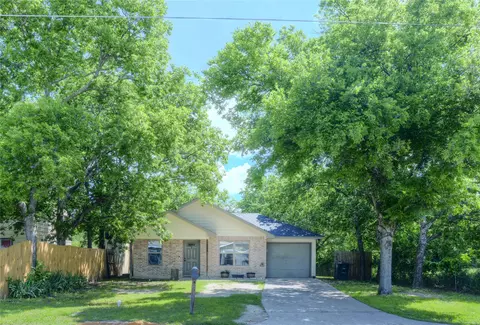 Exterior - 806 Chase Ave, Cleburne, TX 76031 photo 1 of 8