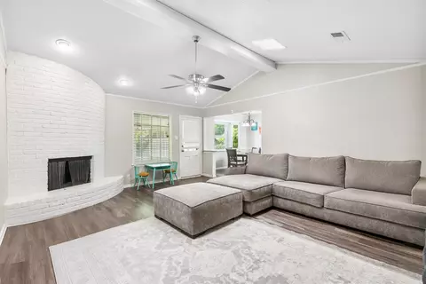 1706 Kingsborough Dr, Arlington, TX 76015