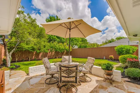 Exterior - 320 Crestover Dr, Richardson, TX 75080 photo 8 of 8
