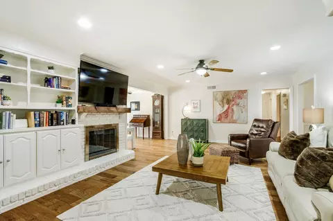 Living - 320 Crestover Dr, Richardson, TX 75080 photo 3 of 4