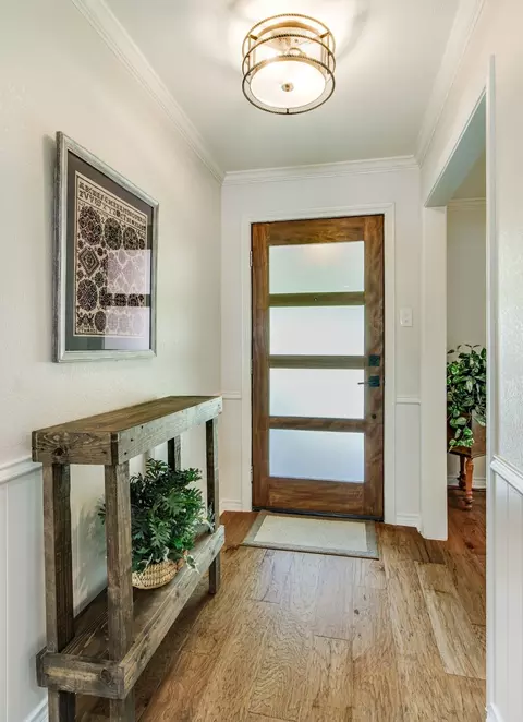 Entry Way - 320 Crestover Dr, Richardson, TX 75080 photo 1 of 2
