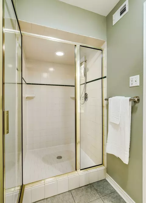 Bath - 320 Crestover Dr, Richardson, TX 75080 photo 2 of 3