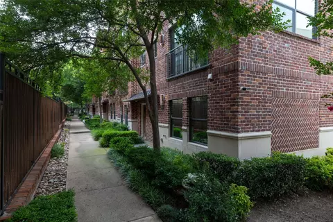 2411 N Hall St #40, Dallas, TX 75204