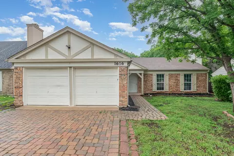 1616 Homestead St, Flower Mound, TX 75028