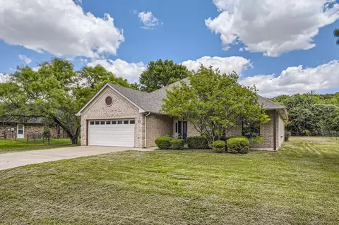 913 Charles Ct, Granbury, TX 76049