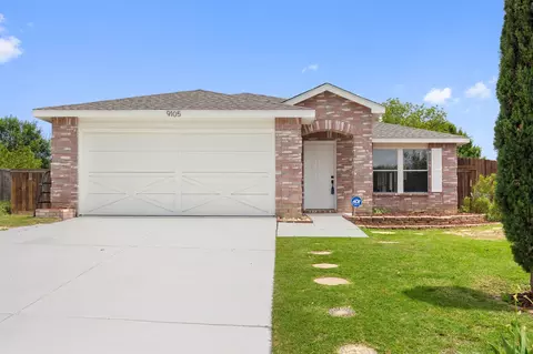 9105 Harvest Moon Trl, Denton, TX 76210