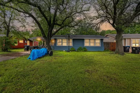 3006 Division St, Greenville, TX 75401