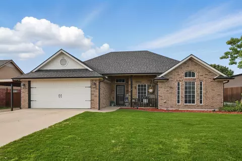 104 Radecke Rd, Krum, TX 76249