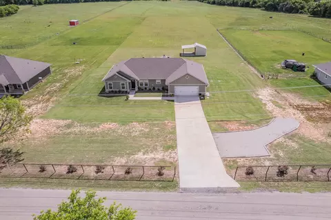 505 Advance Rd, Weatherford, TX 76088