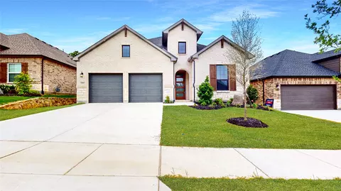 1516 Larson Ln, Denton, TX 76210