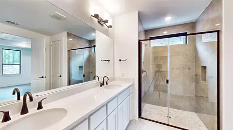Bath - 1516 Larson Ln, Denton, TX 76210 photo 1 of 2