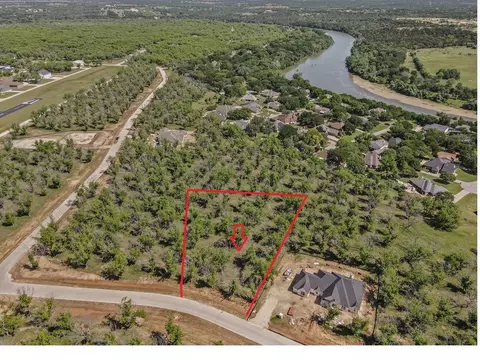 1006 E Landings Rd N, Granbury, TX 76049