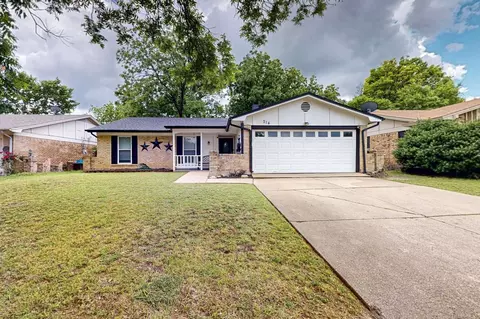214 Nicki Ln, Arlington, TX 76014