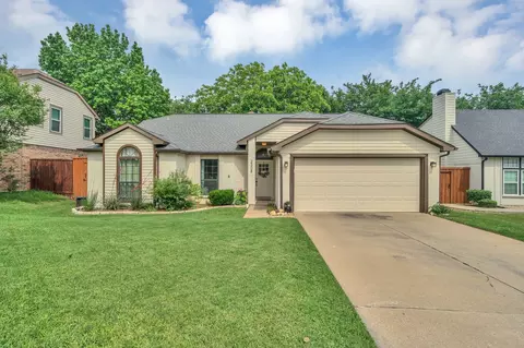 2308 Crestmeadow St, Denton, TX 76207