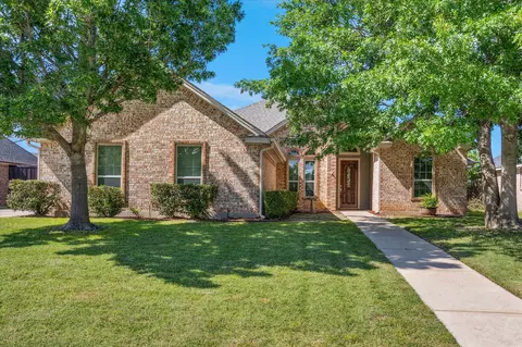 408 Woodlawn St, Krum, TX 76249