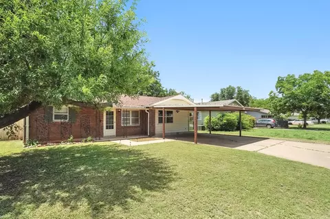 2142 Woodard St, Abilene, TX 79605