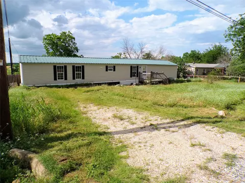 131 Jackson Ln, China Spring, TX 76633