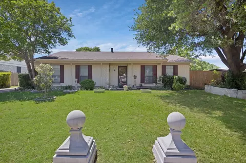 400 E Williamsburg Mnr, Arlington, TX 76014